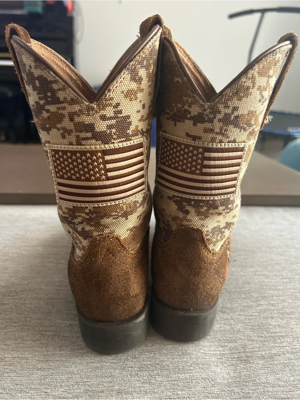 Ariat kids boots- size 10.5- Western American Flag Patch - Brown/Tan Camo